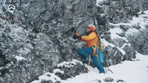 Alpinismo en corredores de nieve. Técnica de progresión, clases gartis b4experience
