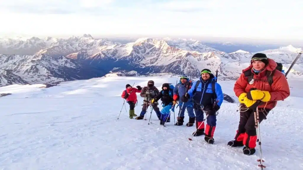 Group of climbers on the Elbrus with a lot of snow - B4Experience.