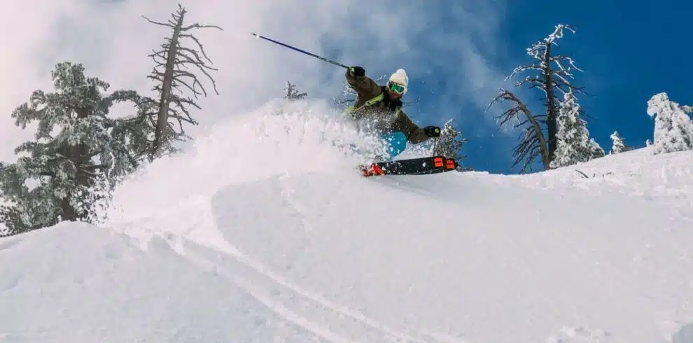 Skier carves through deep powder in Georgia - B4Experience.