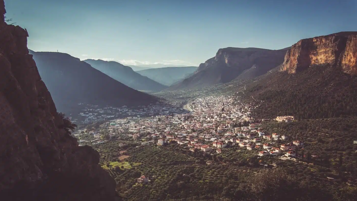 Leonidio, a climbing paradise with Daila Ojeda - B4Experience.