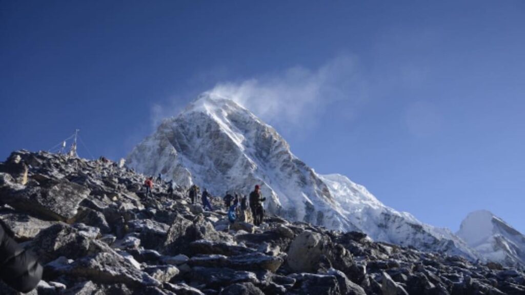 Everest Kala Patthar people Everest trekking trip B4Experience