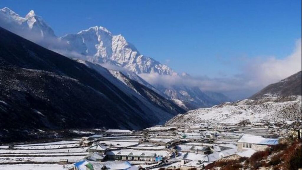 Everest dingboche trekking trip B4Experience