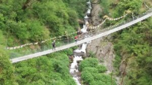 Excursión a Nepal por el puente Langtang Rimche con senderismo B4Experience