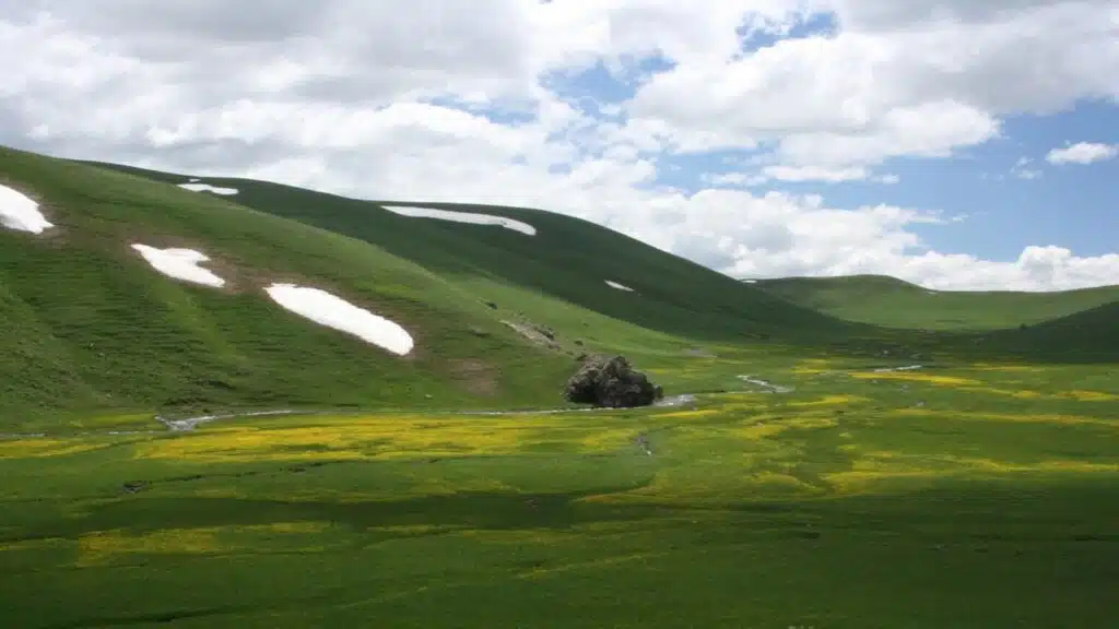 Landscape in Armenia with B4Experience