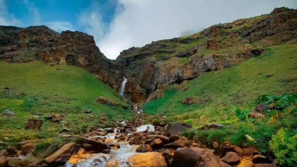 Armenia nature trekking lush green hills, rocky streams and scenic waterfalls with B4Experience