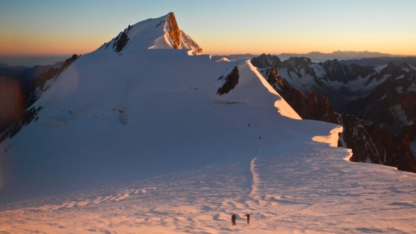 Golden light crowns the Mont Blanc summit at dawn with B4Experience