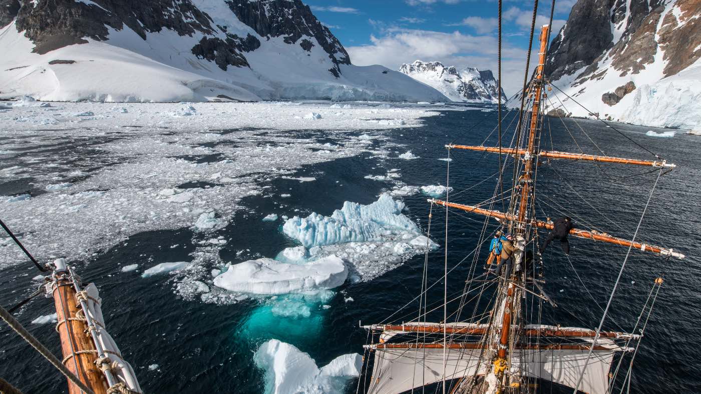 Navigating icy waters on an Antarctic expeditions with B4Experience