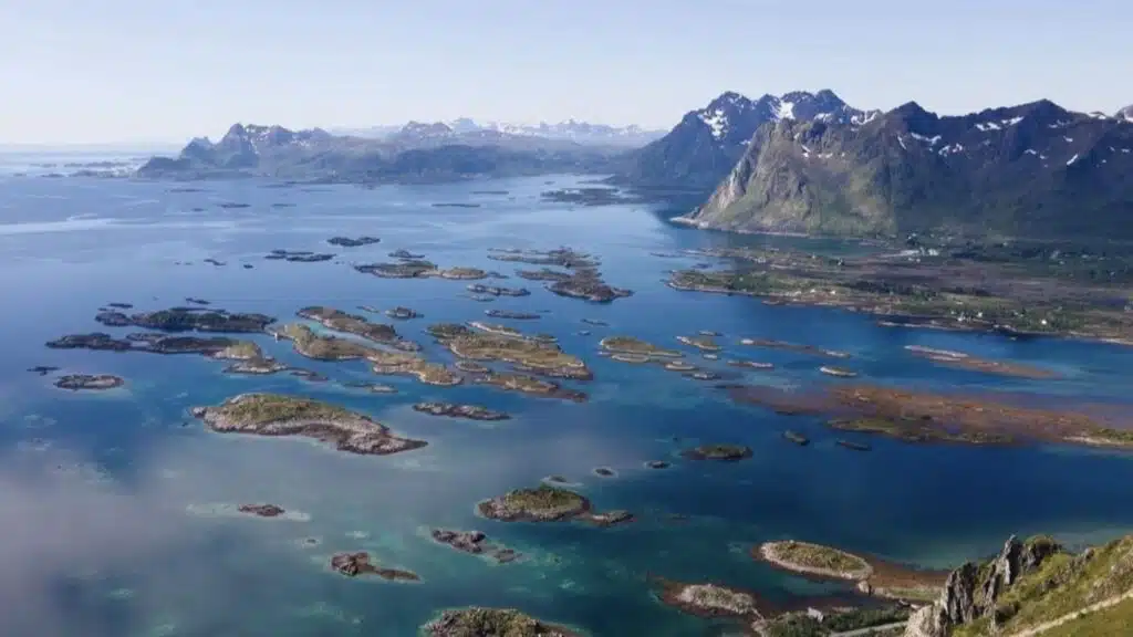 Stunning panoramic view of the Lofoten Islands with B4Experience.