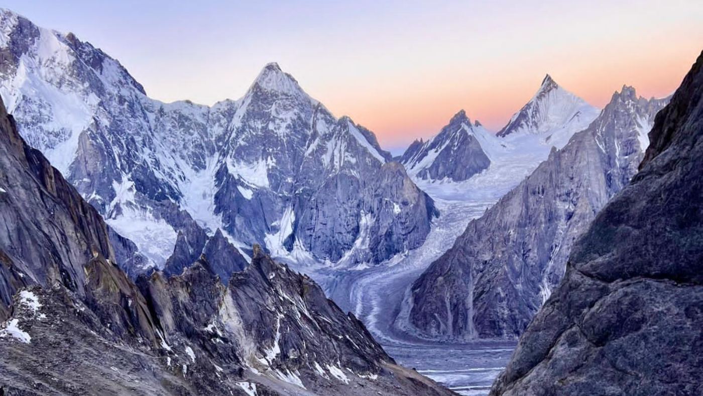 Sunset over the peaks of Karakoram Alpine School - B4Experience