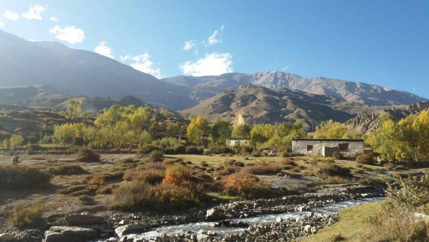 Scenic autumn hues in Mustang, Nepal with B4Experience